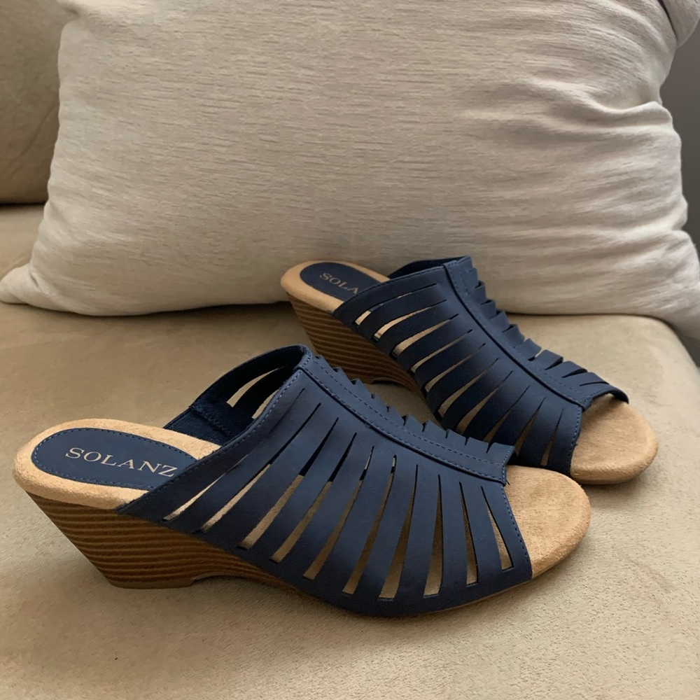 Solanz Wedge sandals NEW!!